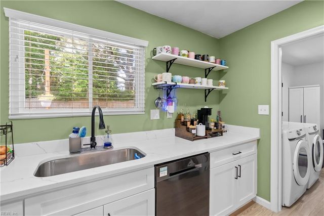 832 Parapet RD, Chesapeake, VA 23323