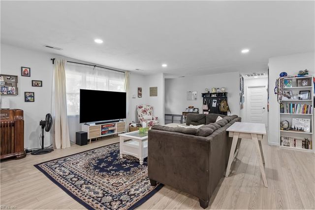 832 Parapet RD, Chesapeake, VA 23323