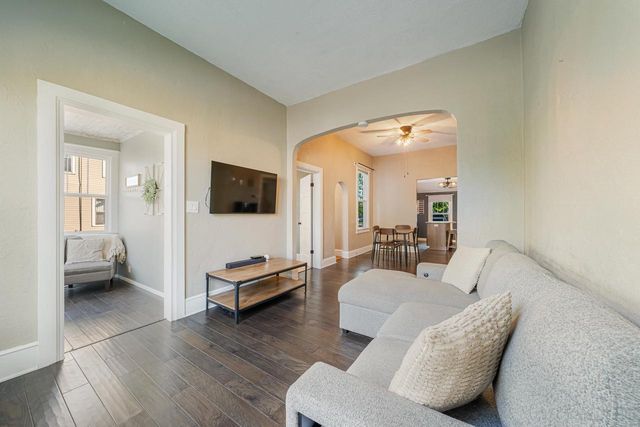 203 W DIVISION STREET, Kaukauna, WI 54130