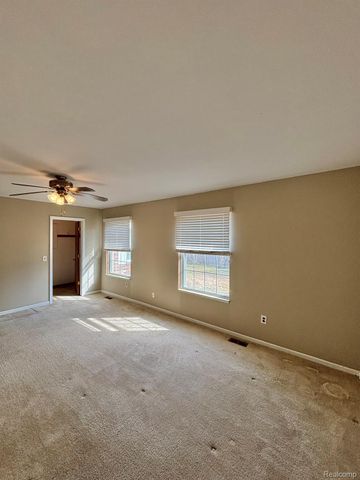 401 Doremus S Doremus Lane W 10, St. Clair Shores, MI 48080