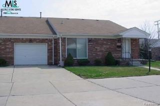 401 Doremus S Doremus Lane W 10, St. Clair Shores, MI 48080