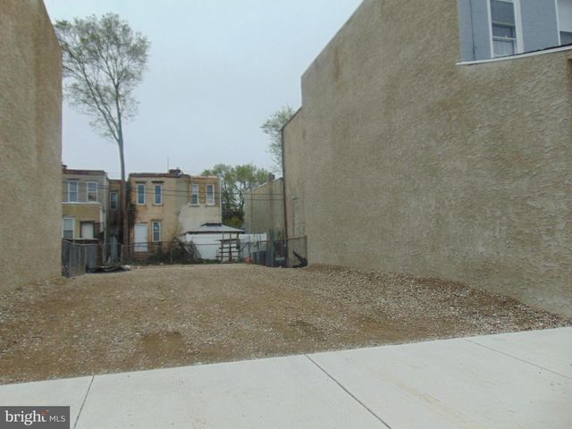 911 FERN ST, Camden, NJ 08102