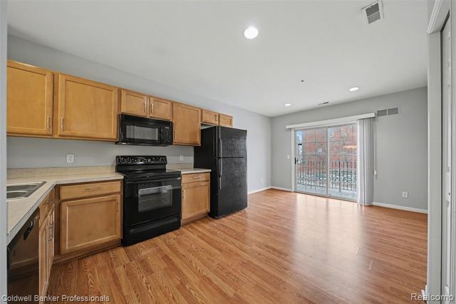 1582 Devon Lane, Troy, MI 48084