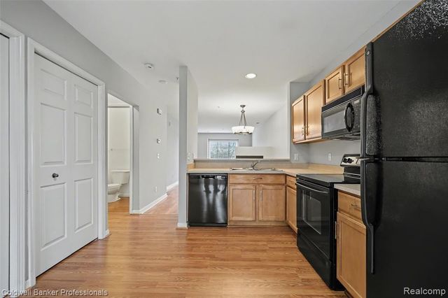 1582 Devon Lane, Troy, MI 48084