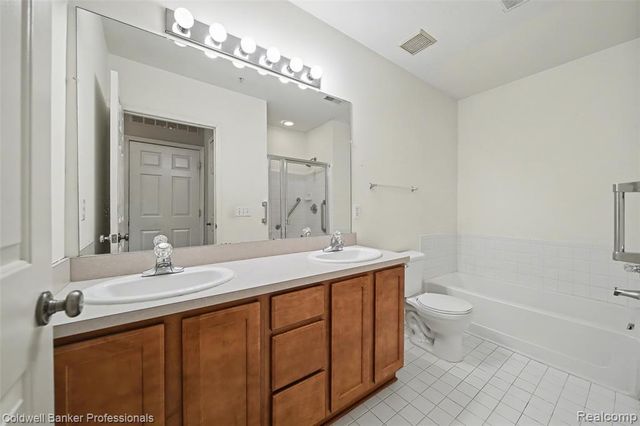 1582 Devon Lane, Troy, MI 48084