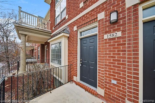 1582 Devon Lane, Troy, MI 48084