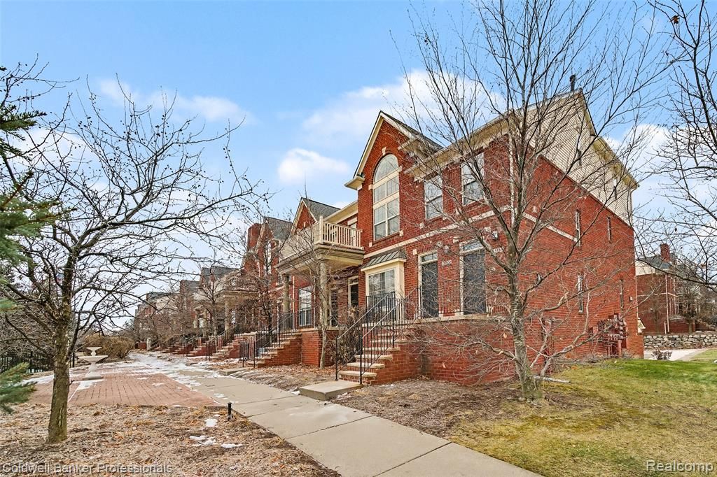 1582 Devon Lane, Troy, MI 48084