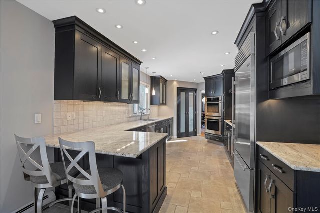 130 Bramblebrook Road, Ardsley, NY 10502