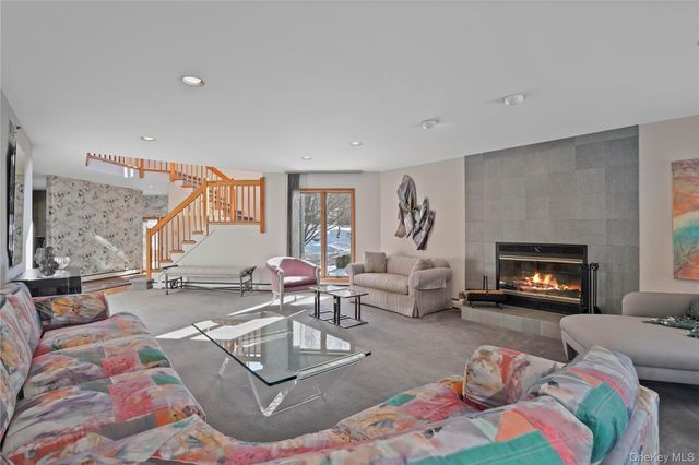 130 Bramblebrook Road, Ardsley, NY 10502