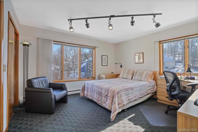 130 Bramblebrook Road, Ardsley, NY 10502