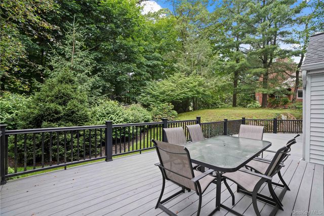 130 Bramblebrook Road, Ardsley, NY 10502