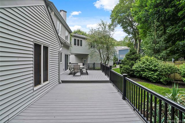 130 Bramblebrook Road, Ardsley, NY 10502