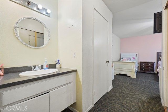 21219 Roscoe, Canoga Park (los Angeles), CA 91304