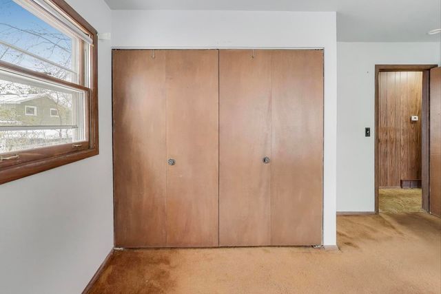 10 Pine Avenue, Lake Zurich, IL 60047