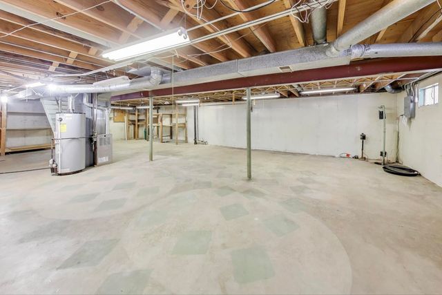 10 Pine Avenue, Lake Zurich, IL 60047