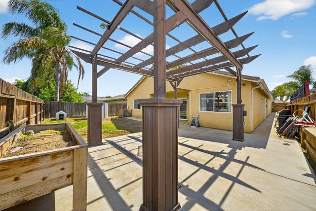 916 W Jordon Street, Porterville, CA 93257