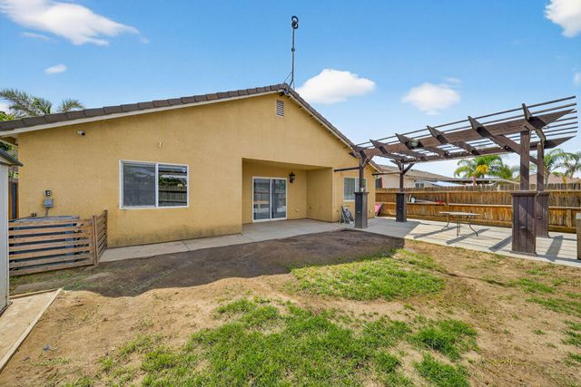 916 W Jordon Street, Porterville, CA 93257