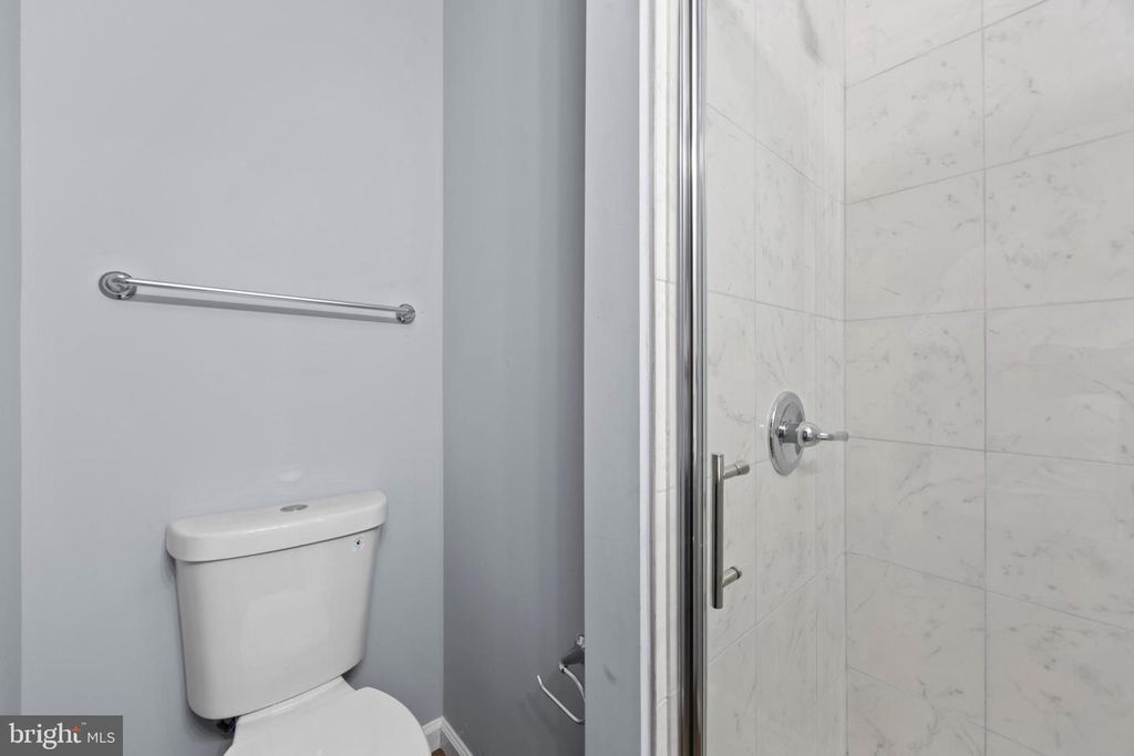 Image 27 of property listing at 4738 WASHINGTON AVE, Shady Side, MD 20764