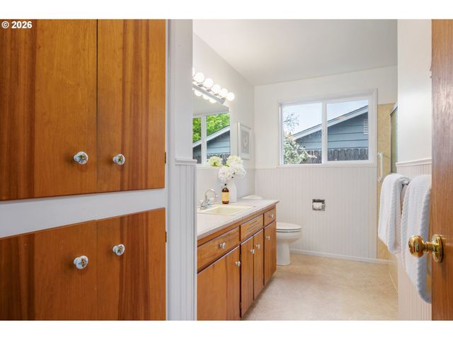 3970 DONALD St, Eugene, OR 97405