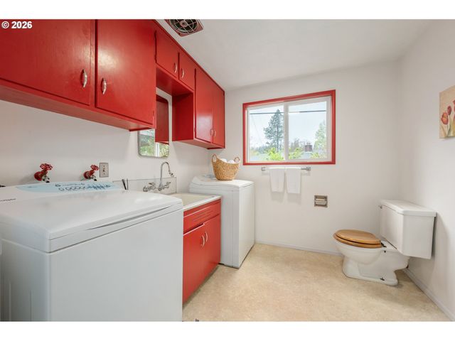 3970 DONALD St, Eugene, OR 97405