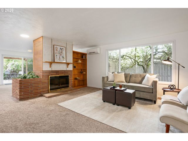 3970 DONALD St, Eugene, OR 97405