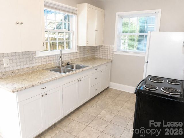 2733 Parkway Avenue, Charlotte, NC 28208