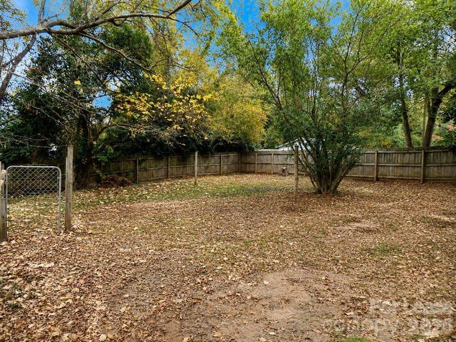 2733 Parkway Avenue, Charlotte, NC 28208