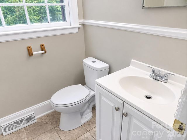 2733 Parkway Avenue, Charlotte, NC 28208