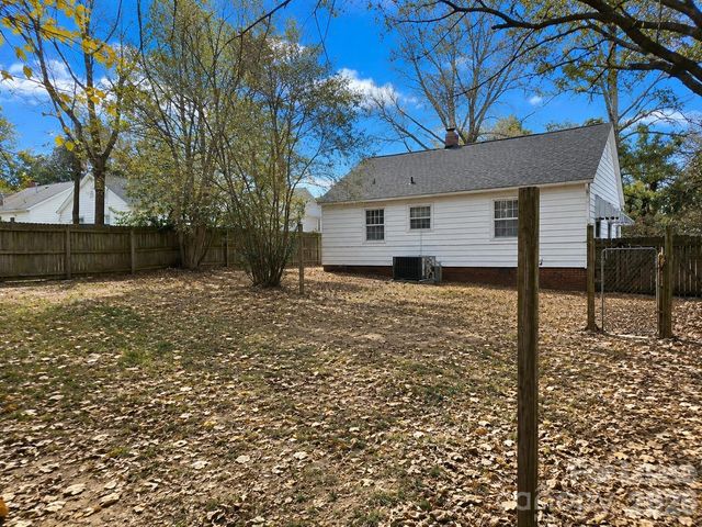 2733 Parkway Avenue, Charlotte, NC 28208