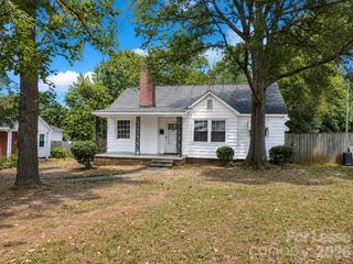 2733 Parkway Avenue, Charlotte, NC 28208