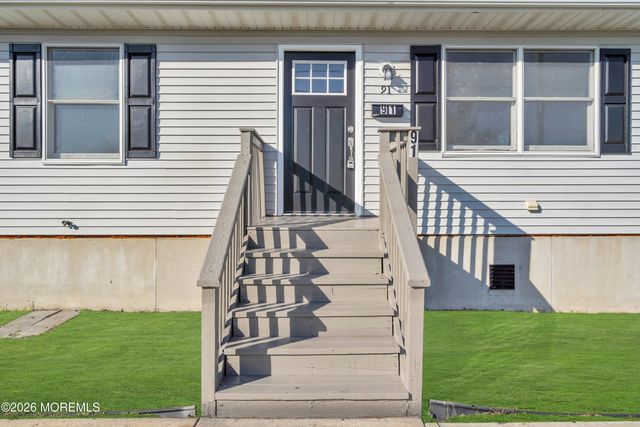 91 Adriatic Avenue, Waretown, NJ 08758