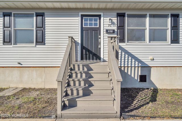 91 Adriatic Avenue, Waretown, NJ 08758