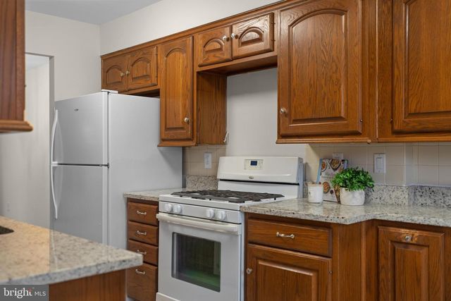 14831 HOXTON SQ, Centreville, VA 20120