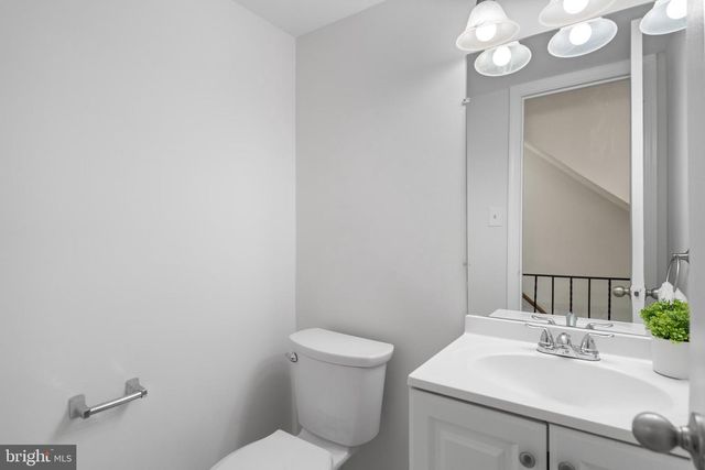 14831 HOXTON SQ, Centreville, VA 20120