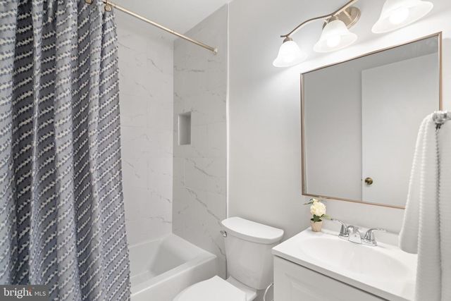 14831 HOXTON SQ, Centreville, VA 20120