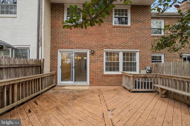 14831 HOXTON SQ, Centreville, VA 20120