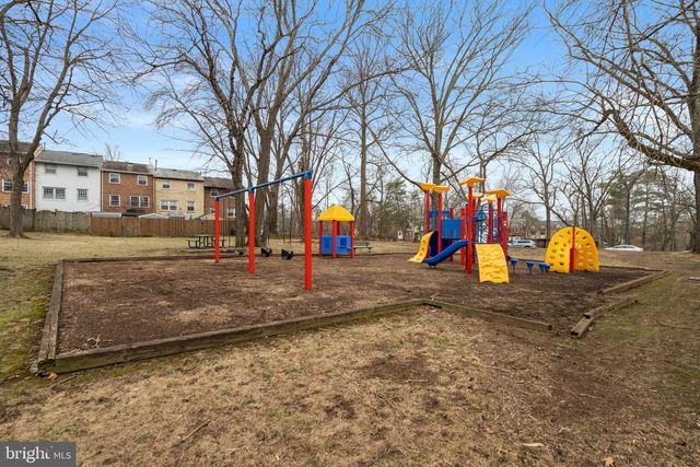 14831 HOXTON SQ, Centreville, VA 20120