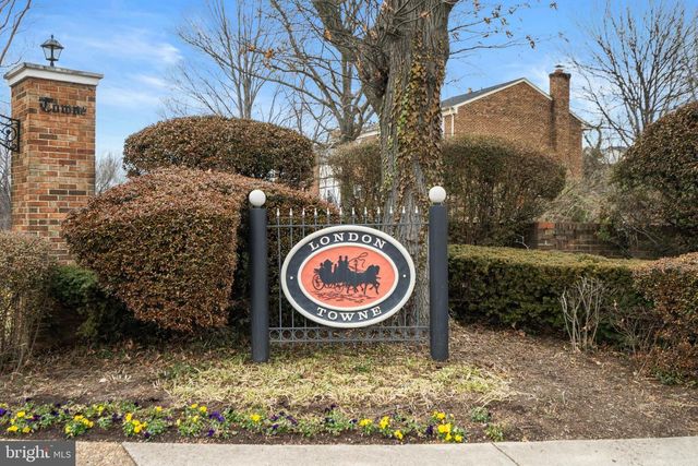 14831 HOXTON SQ, Centreville, VA 20120