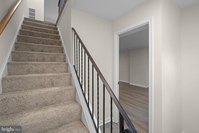 14831 HOXTON SQ, Centreville, VA 20120