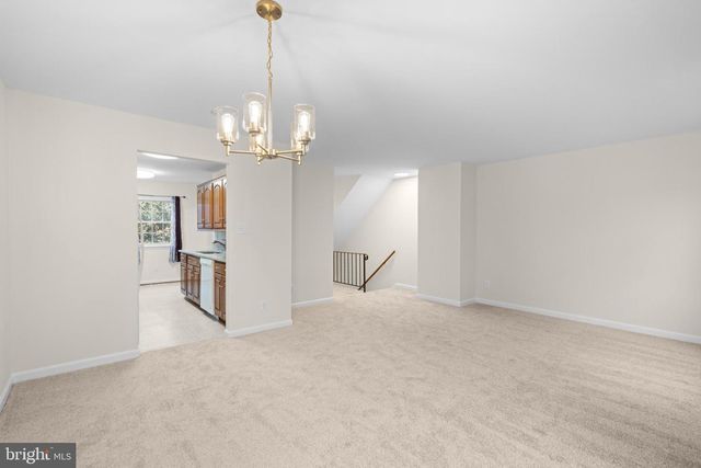 14831 HOXTON SQ, Centreville, VA 20120