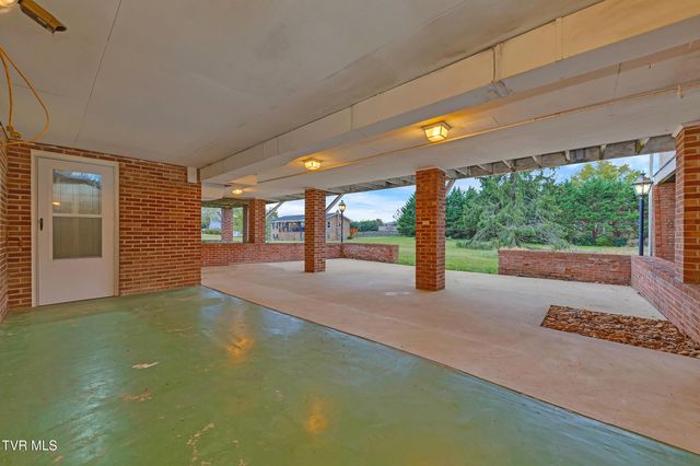 1620 Erwin Highway, Greeneville, TN 37745