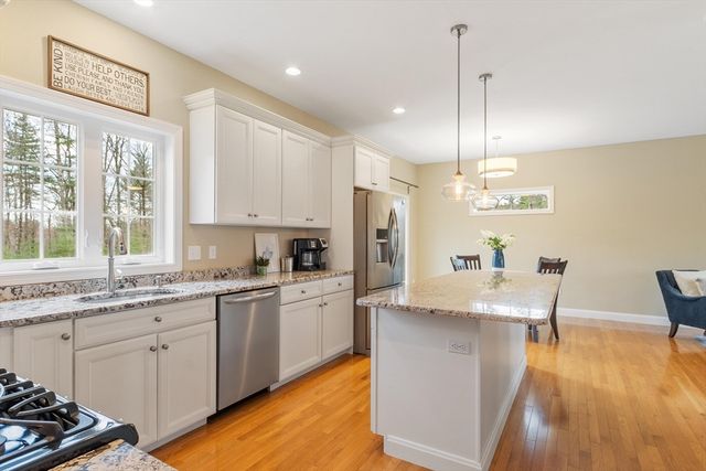 149 Long Hill Rd, Bolton, MA 01740