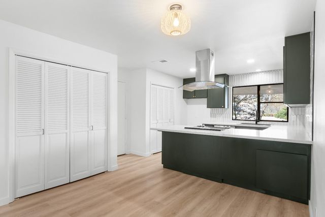 1095 W Sierra Avenue, Fresno, CA 93711