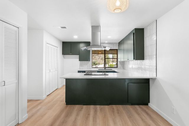 1095 W Sierra Avenue, Fresno, CA 93711