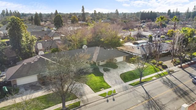 1095 W Sierra Avenue, Fresno, CA 93711