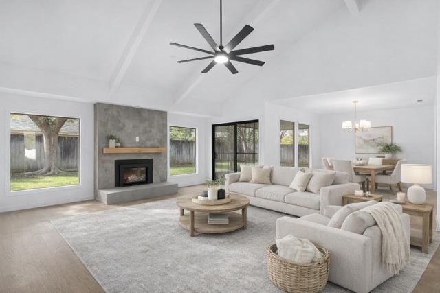 1095 W Sierra Avenue, Fresno, CA 93711