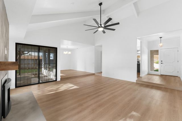 1095 W Sierra Avenue, Fresno, CA 93711