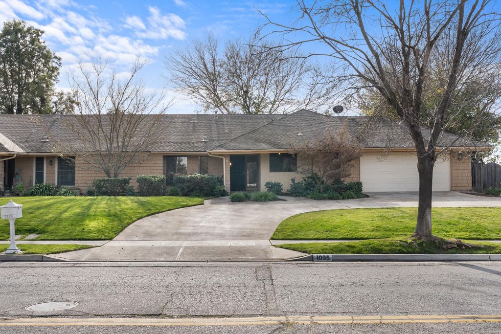 Image 1 of property listing at 1095 W Sierra Avenue, Fresno, CA 93711