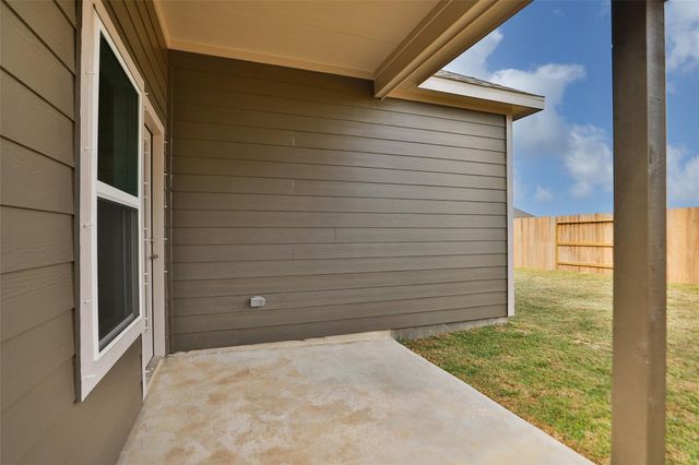 719 Evergreen Forest Lane, Bonney, TX 77583