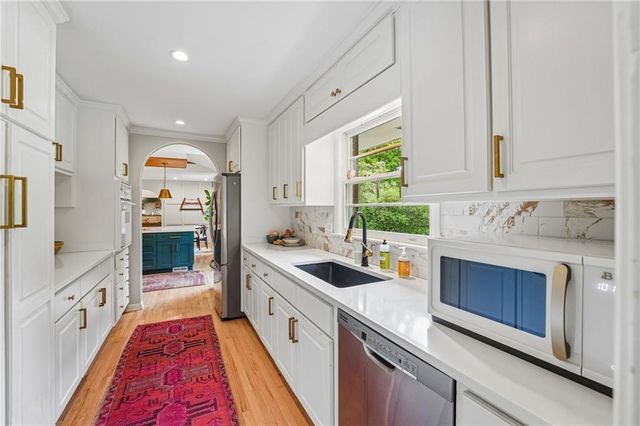 2118 Skytop Drive, Stone Mountain, GA 30087